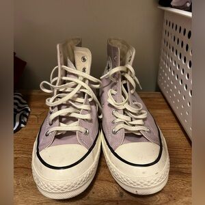 Like new Lavender converse women’s size 9